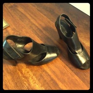 Black heeled sandals